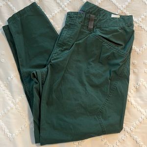 Men’s size 40 green Patagonia pant.